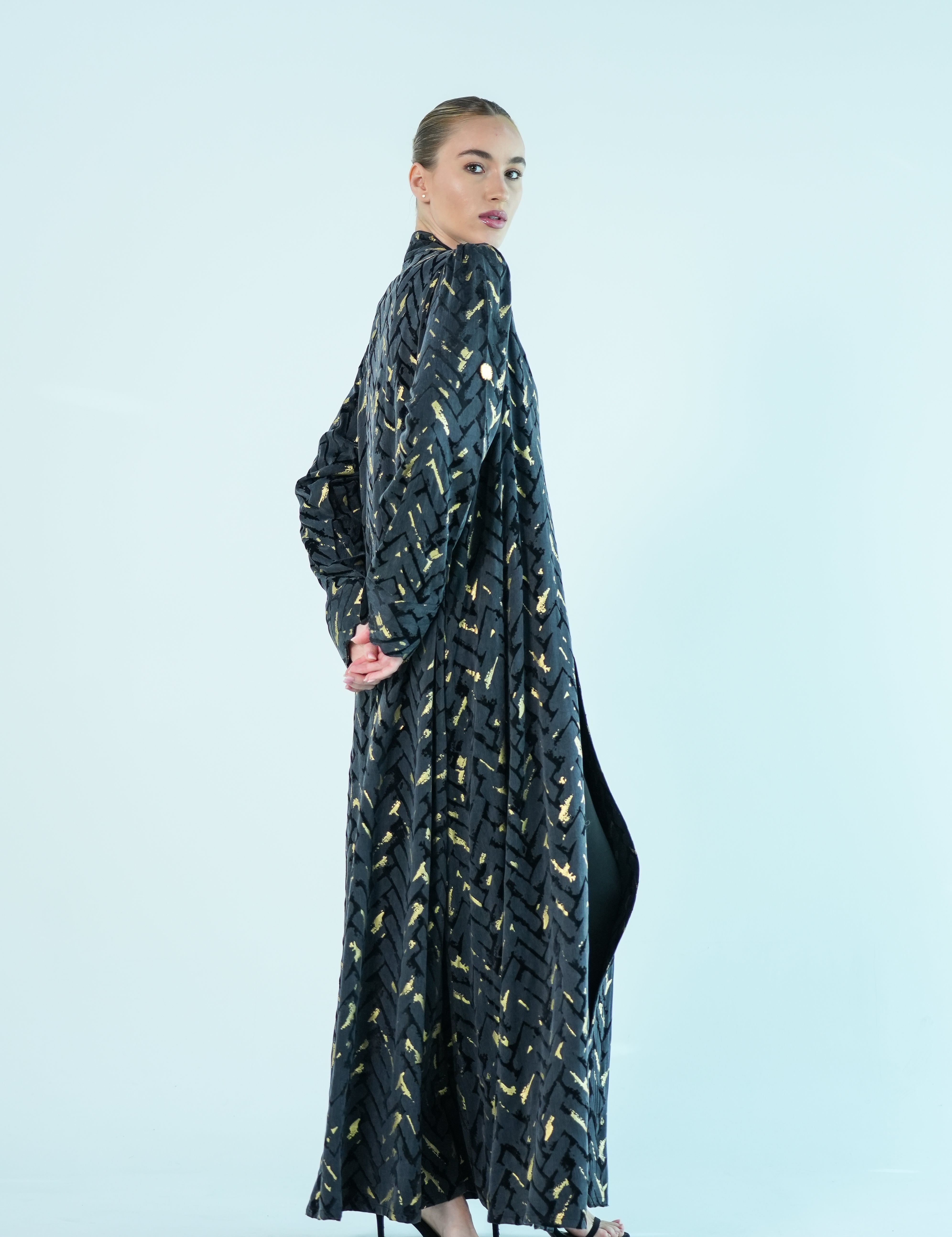 S05 - Saaib Abaya-custom abayas, luxury abayas, elegant abayas, modest fashion, bespoke abayas, handmade abayas, Qatar fashion