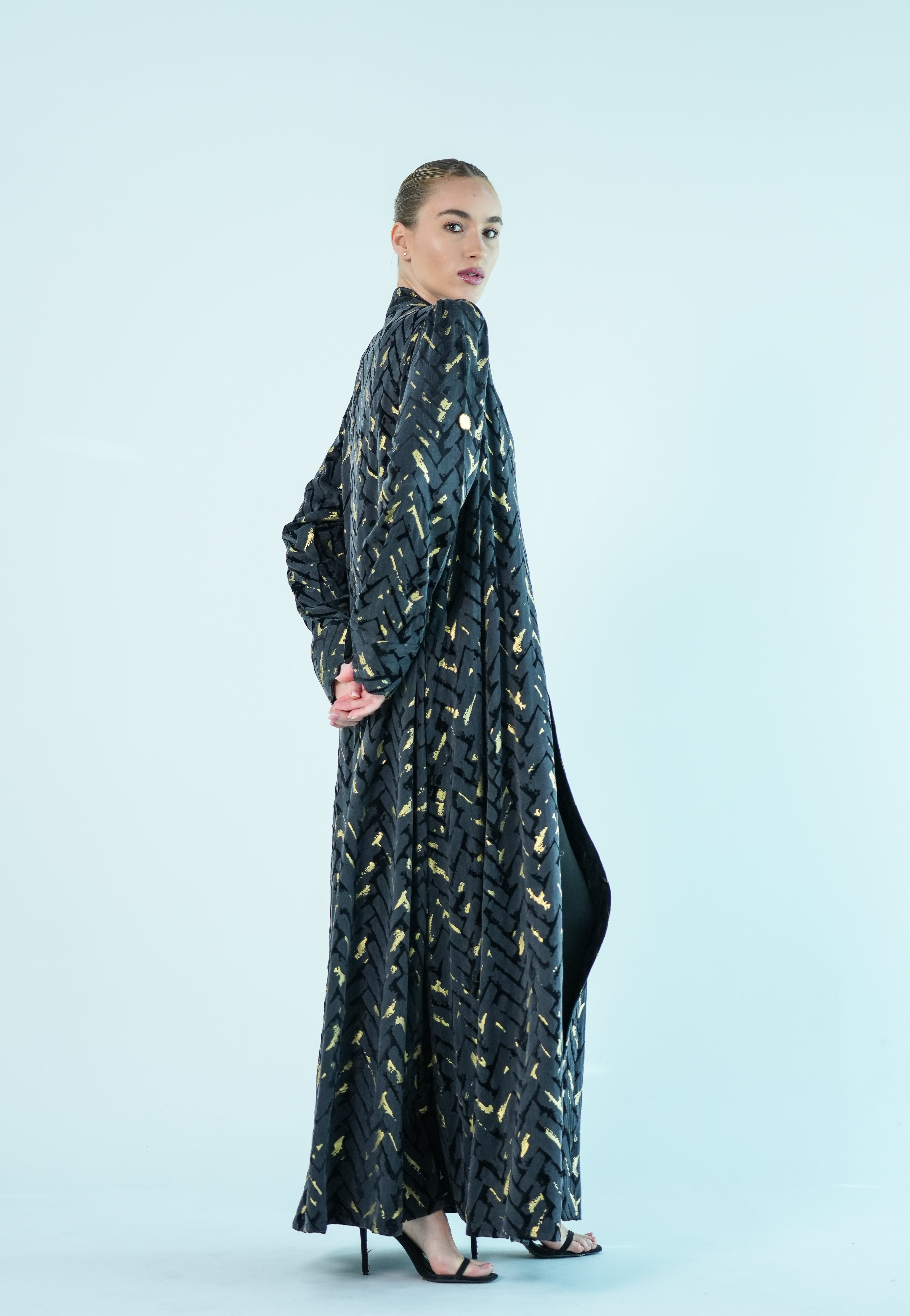 S05 - Saaib Abaya-custom abayas, luxury abayas, elegant abayas, modest fashion, bespoke abayas, handmade abayas, Qatar fashion