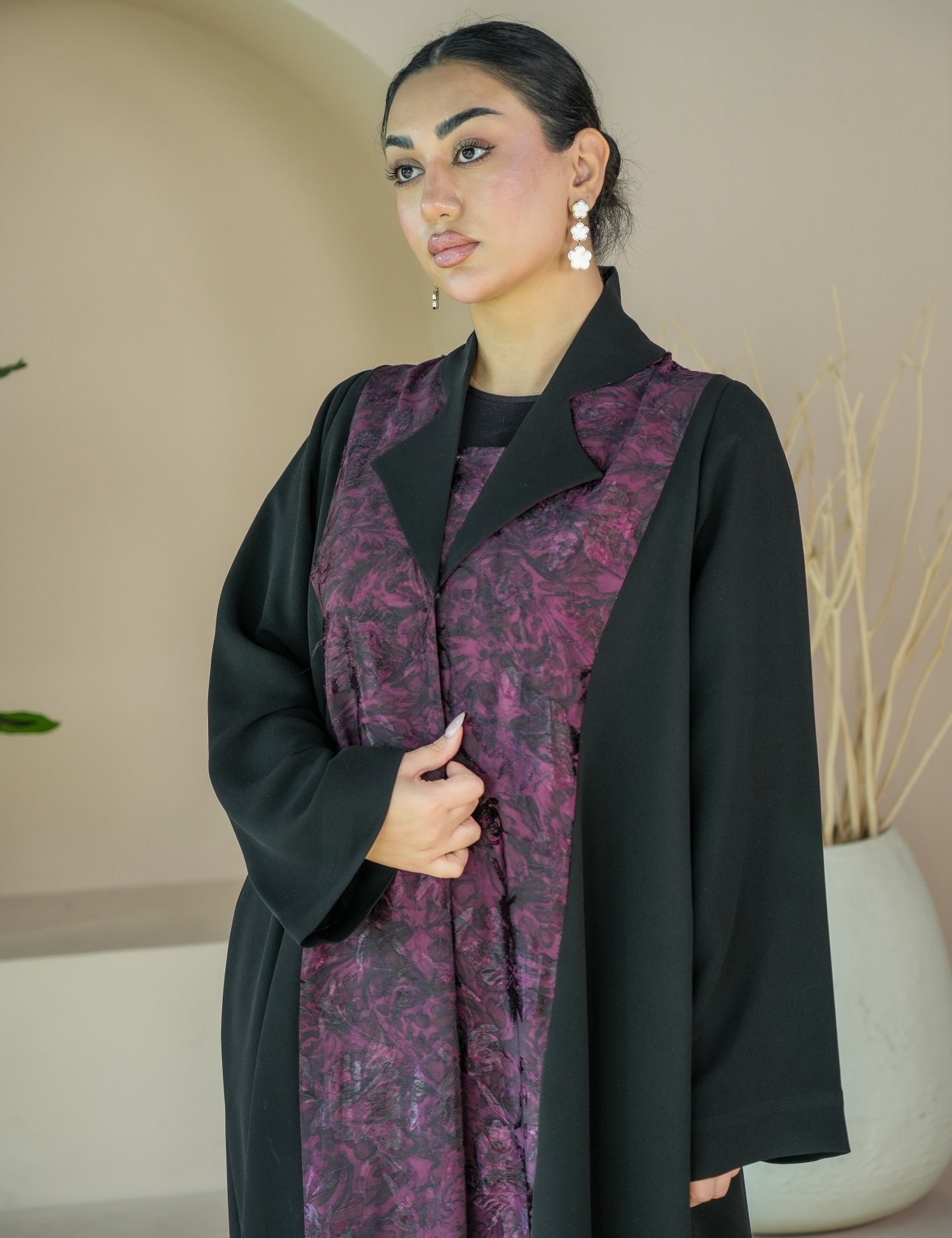 S019 - Saaib Abaya-custom abayas, luxury abayas, elegant abayas, modest fashion, bespoke abayas, handmade abayas, Qatar fashion